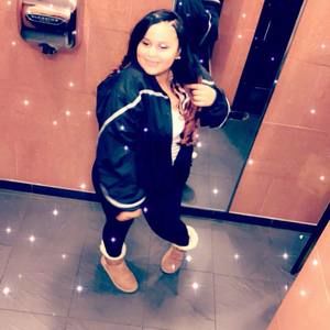 Meet your Posher, Damaris